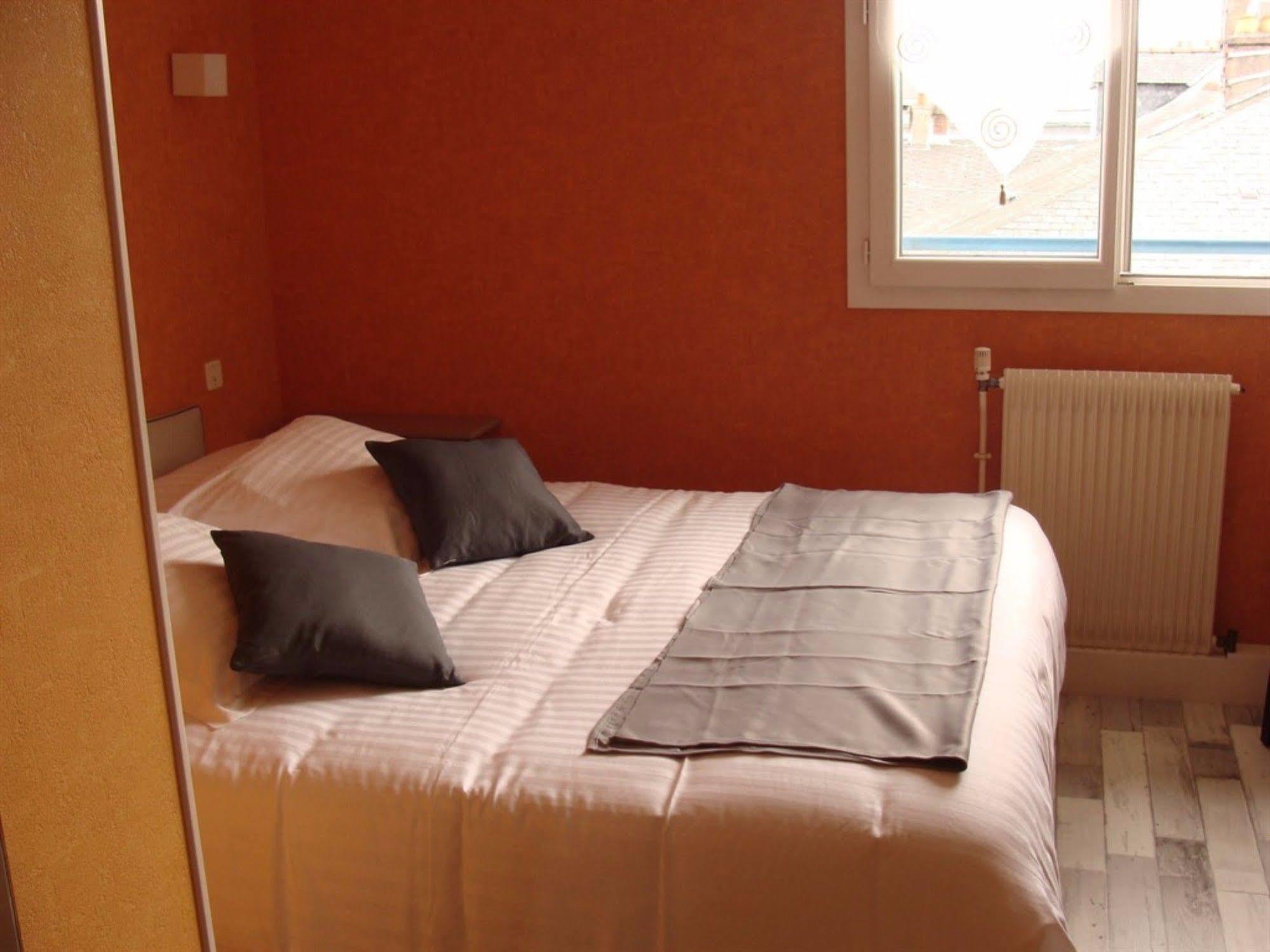 Hotel Le Flaubert Фужер Экстерьер фото