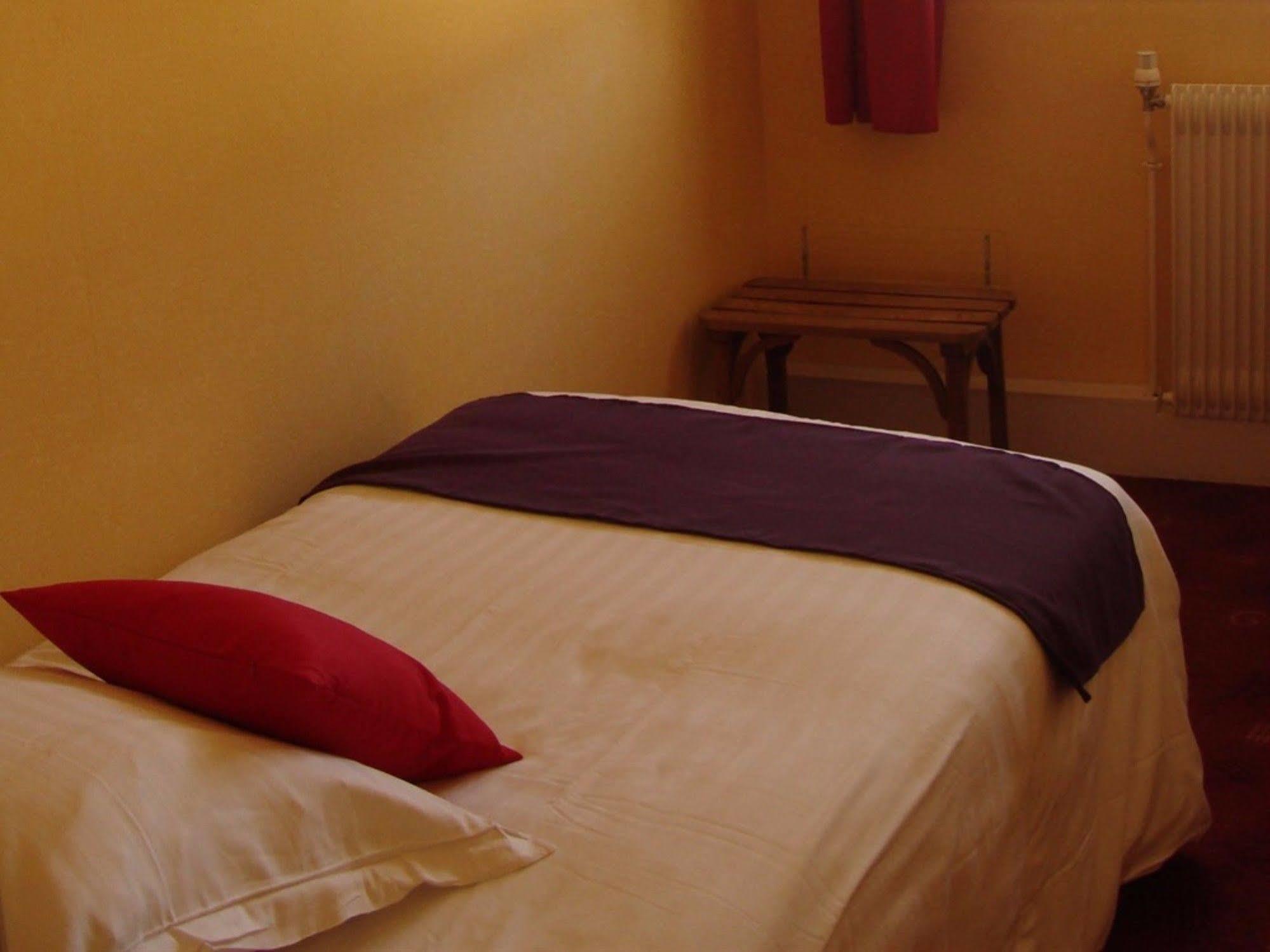 Hotel Le Flaubert Фужер Экстерьер фото